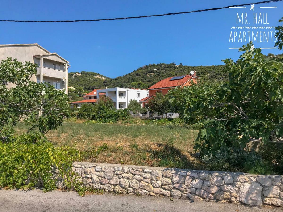 Mr. Hall Apartments Barbat na Rabu Exterior foto